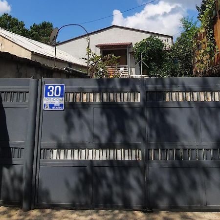 Victoria Guesthouse Kutaisi Exterior photo